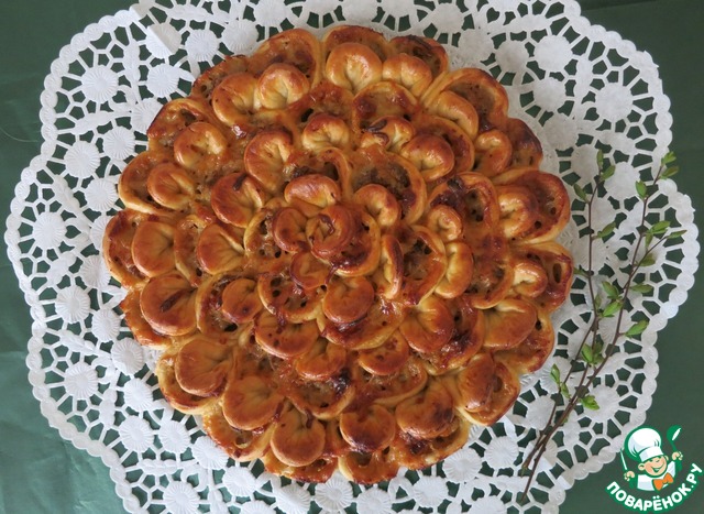 Meat pie with BBQ sauce