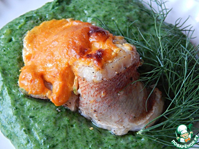 Perch fillet on potato-spinach puree