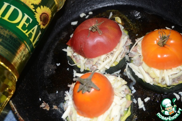 Цуккини с рыбным фаршем и помидорами