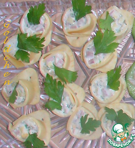 Крекеры с сырными рулетиками