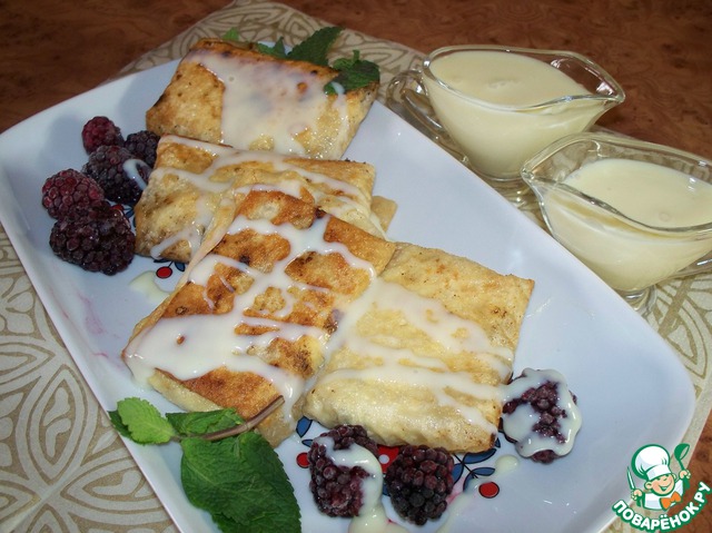 Envelopes of pita with cottage cheese and dried fruits