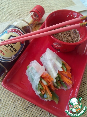 Спринг-роллы с овощами и рыбой