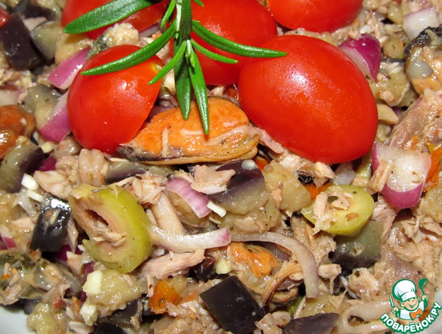 Mediterranean salad with seafood