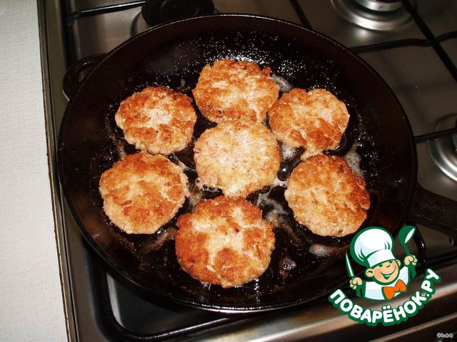 Fish cutlets with crab sticks