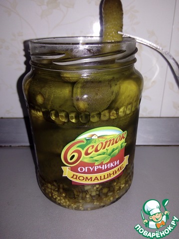Салат из капусты и маринованных огурцов