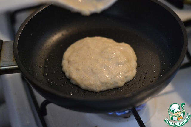 Apple yeast pancakes