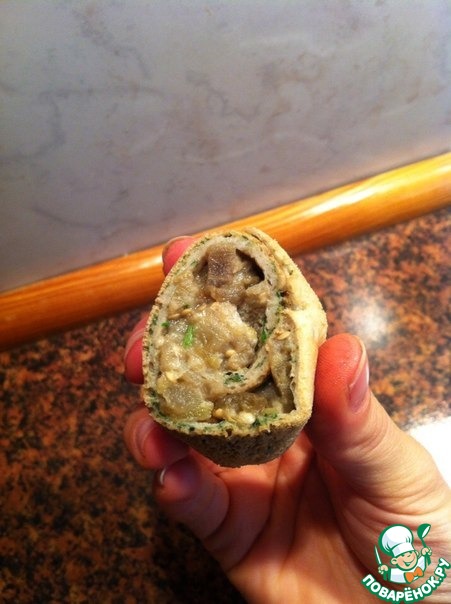 Роллы из яичных блинчиков с баклажанами