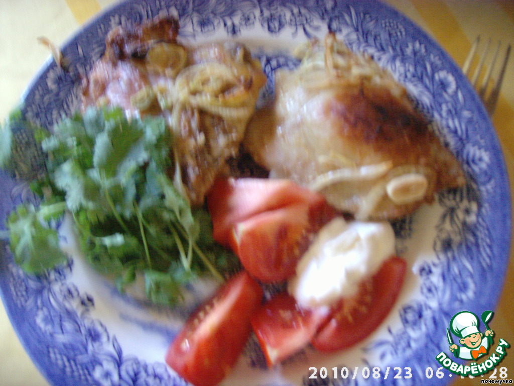 Chicken with onion-garlic-yoghurt sauce