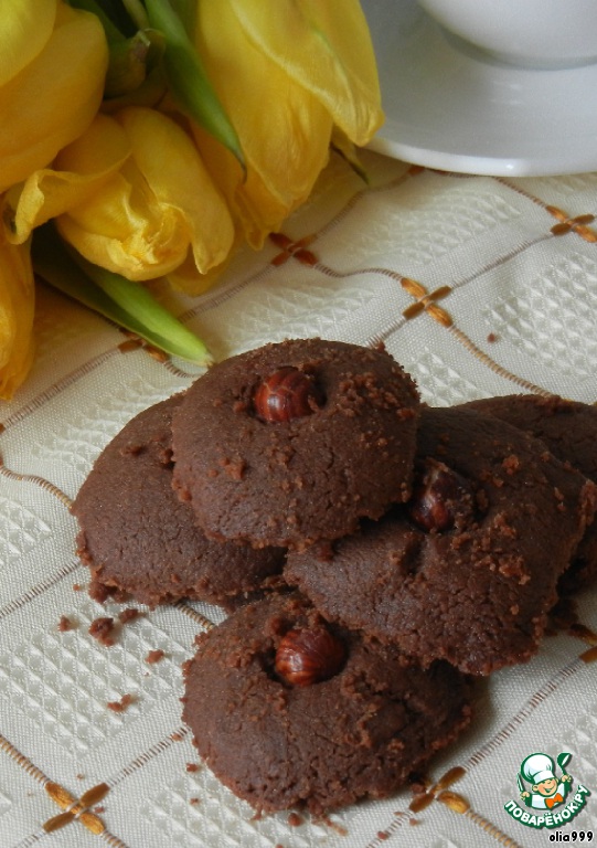 Шоколадные печенюшки с фундуком