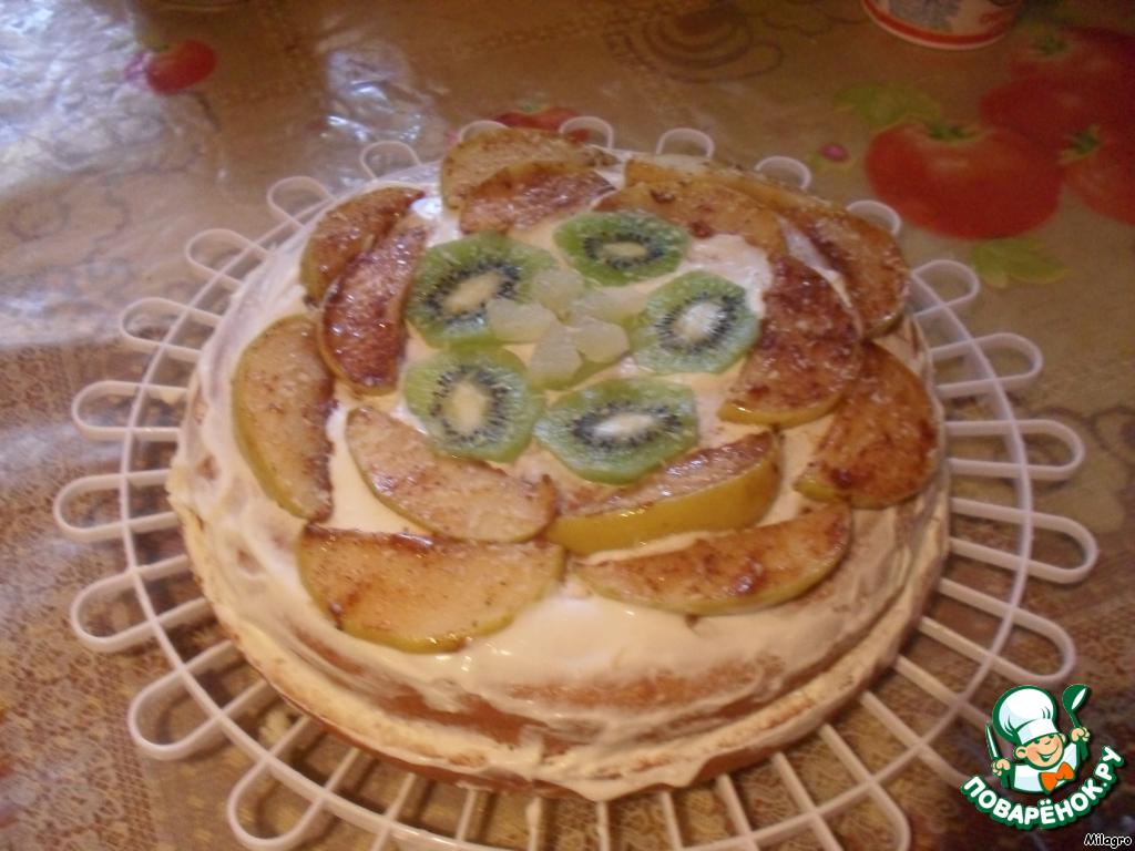 Sponge cake with cottage cheese cream and apples