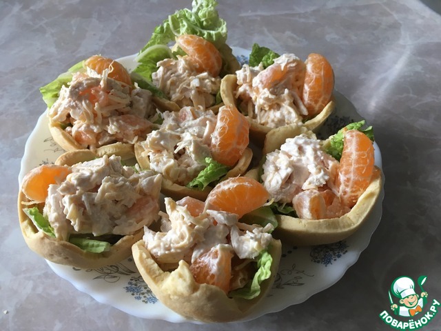Tartlets with salad 