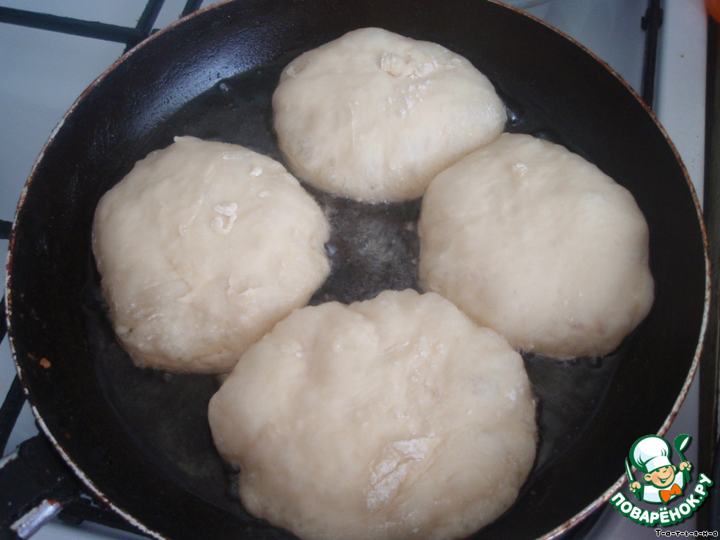 Patties fried with peas