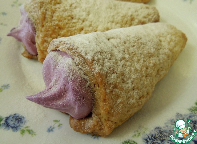 Трубочки песочно-слоеные с меренгой