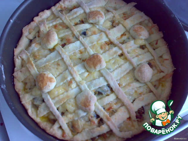 Pie with eggplant and cheese