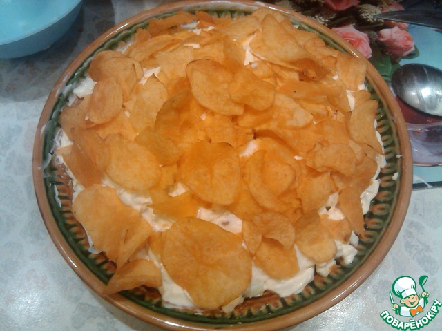 Salad with chips