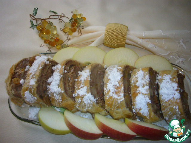 Pear-Apple strudel