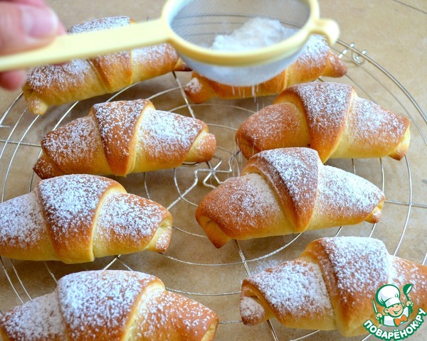 Croissants with marzipan