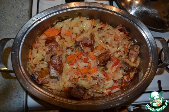 Braised cabbage with smoked ribs