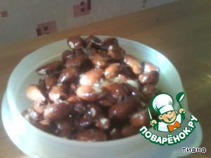 Almond nuts in caramel