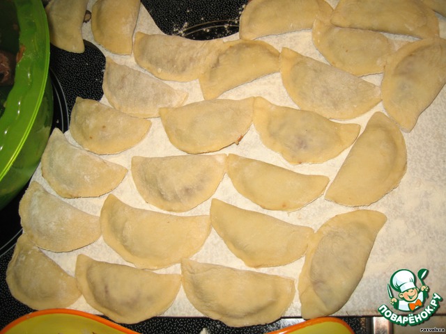 Dumplings with meat and cabbage