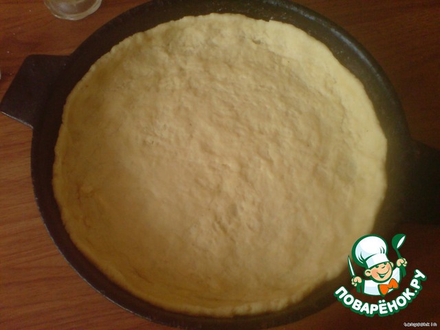 Fish pie with sour cream filling