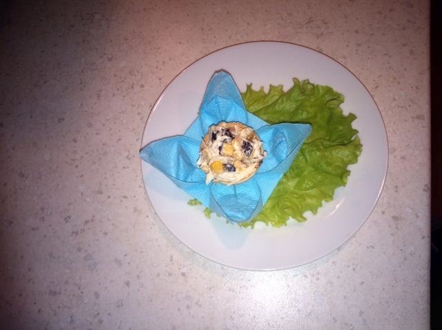 Salad with corn and prunes