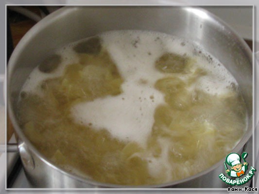 Pasta with chicken and creamy mushroom sauce