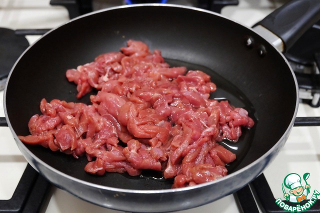 Пирог с утиным мясом и рисом