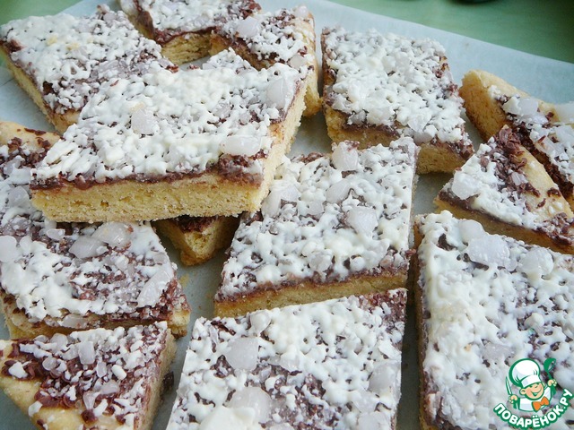 Печенье в шоколаде и карамельной крошке