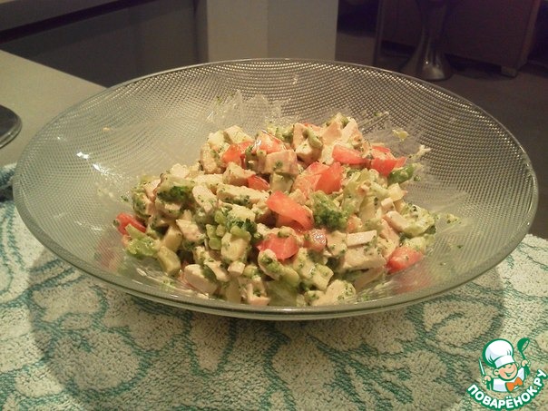 Chicken salad with broccoli