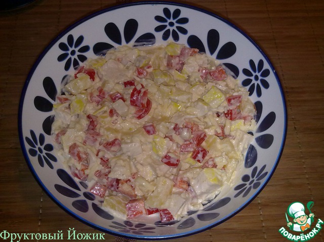 Chicken salad and pineapple