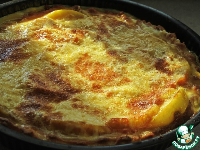 Apple pie with pouring omletes