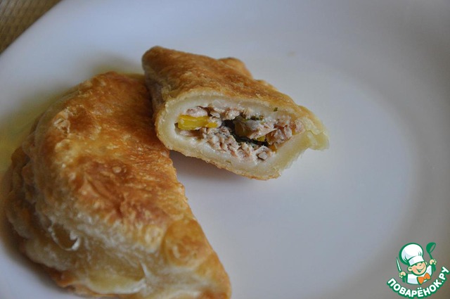 Rissole with tuna and yogurt sauce