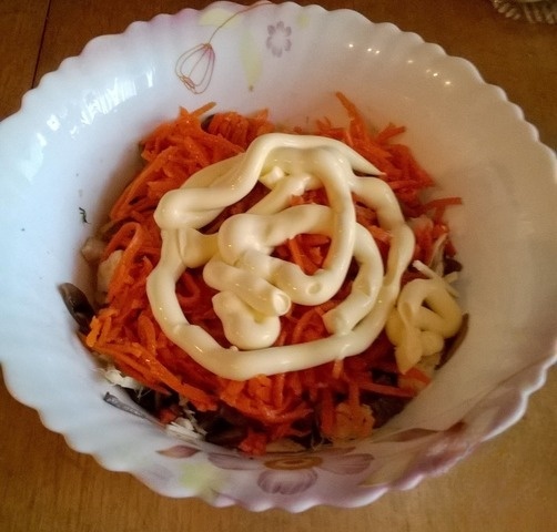 Piquant salad with feta