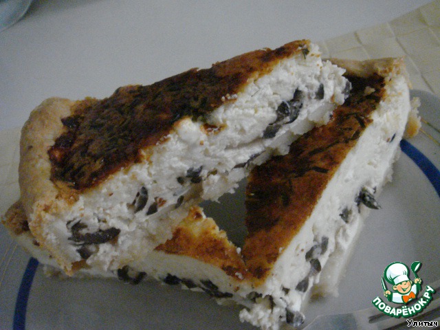 Cheese quiche with olives
