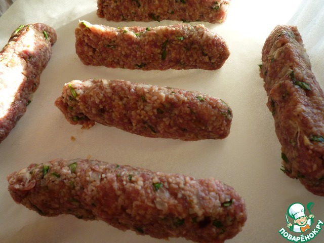 Skewers of minced meat with bulgur