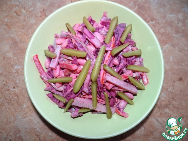 Warm salad with pork ribs and vegetables