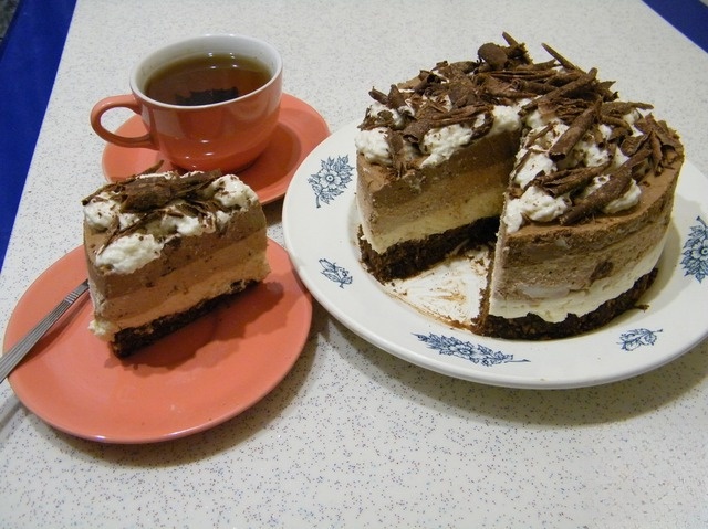 Three-layer cheese cake