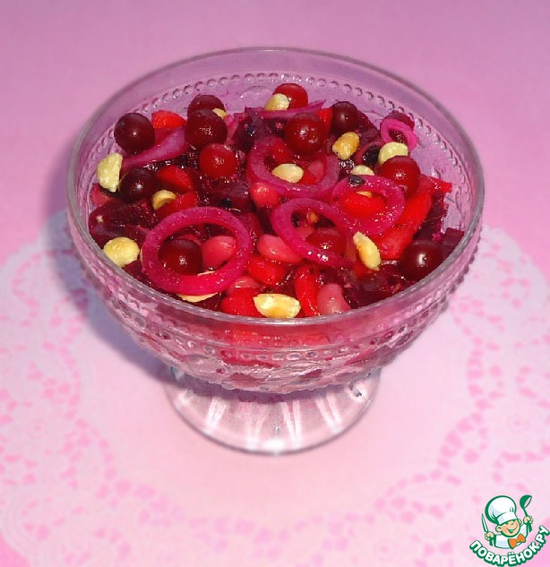 Vegetable salad with beans and nuts