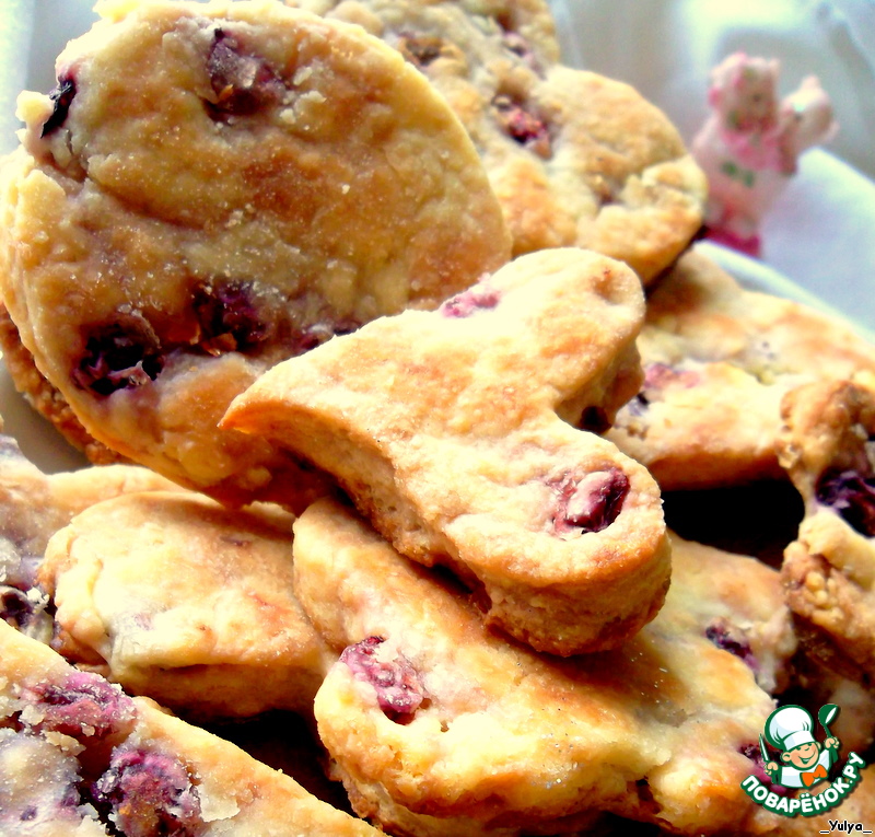 Shortbread cookies with pomegranate seeds