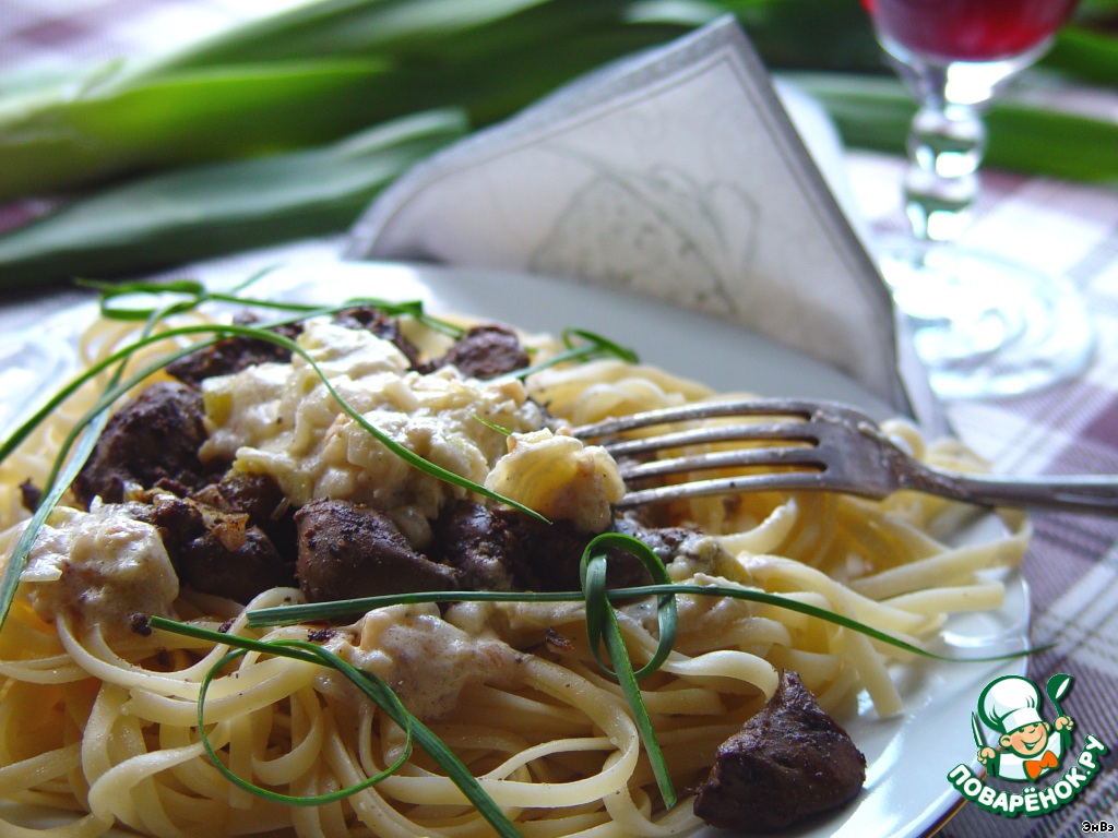 Pasta with chicken liver and leek