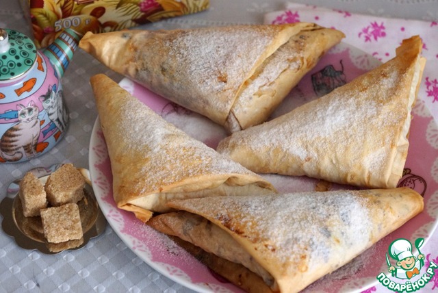 Pies of Filo pastry