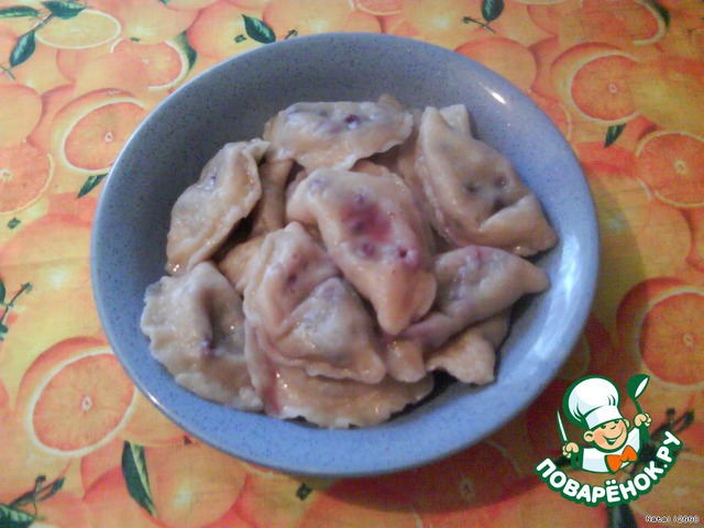 Dumplings with blueberries