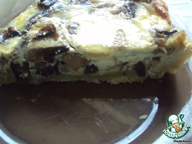 Pie with eggplant and mushrooms