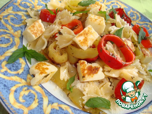 Pasta with halloumi and mixed peppers
