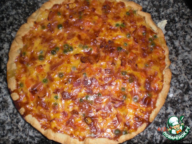 Quiche with ham and vegetables