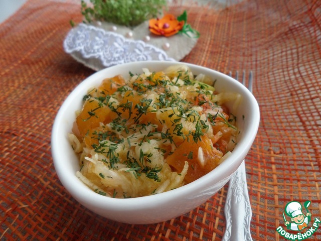 Salad with cabbage, persimmon and Apple