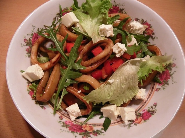Salad with calamari in Breton