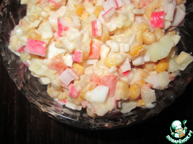 Salad with crab sticks