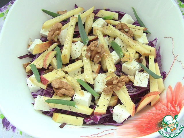 Salad of red cabbage with walnuts and apples
